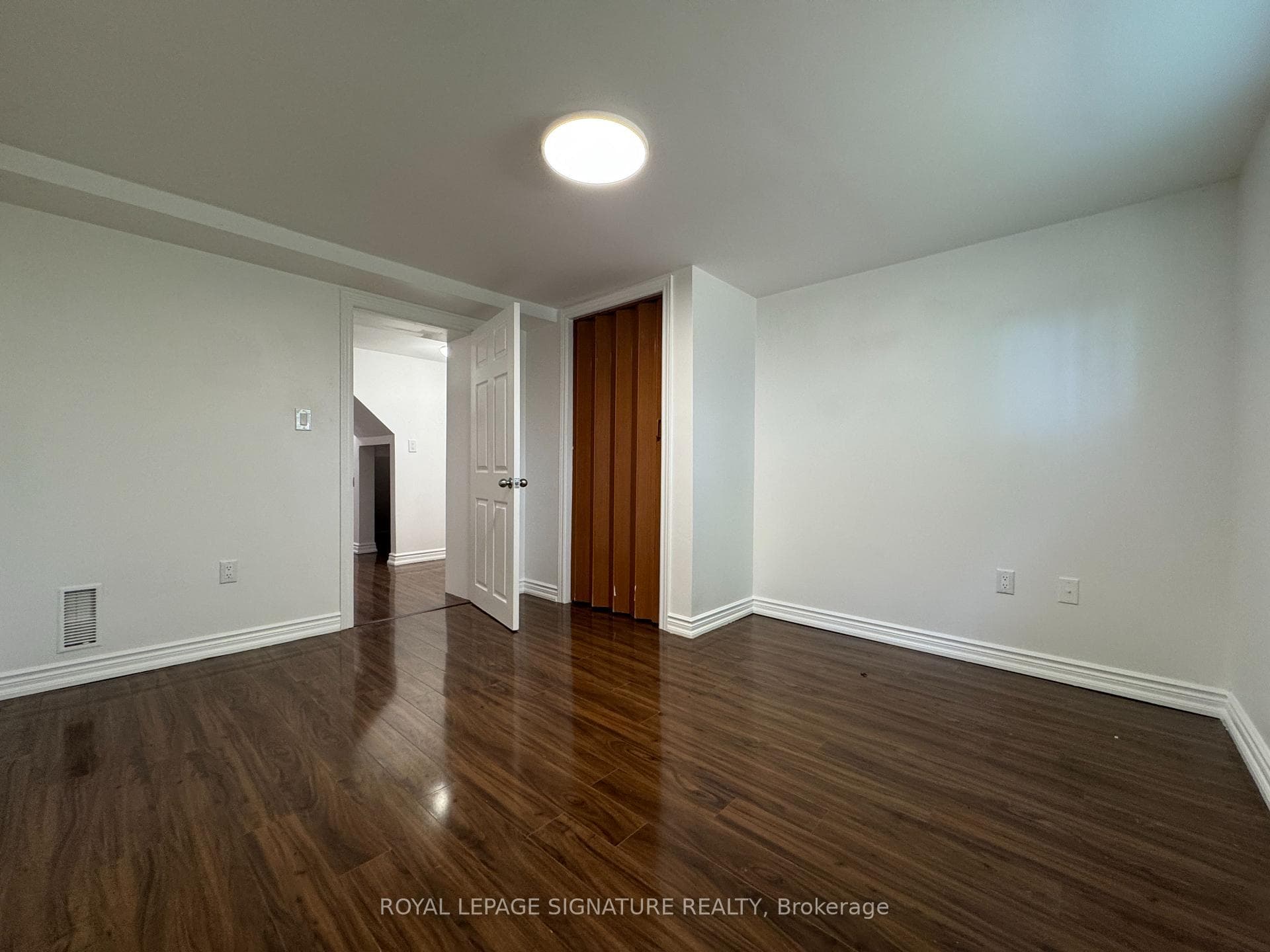 130 Budea Crescent Unit Bsmt photo 10