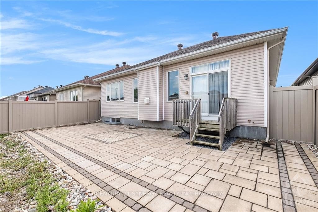 359 NESTLETON Street photo 30