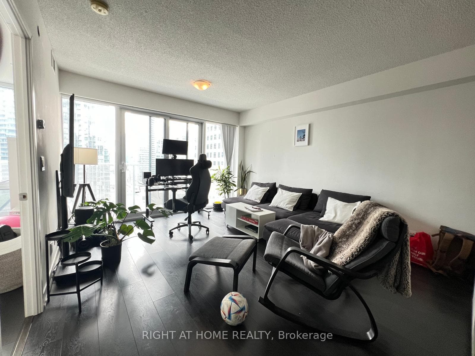 88 Harbour Street Unit 1206 photo 1