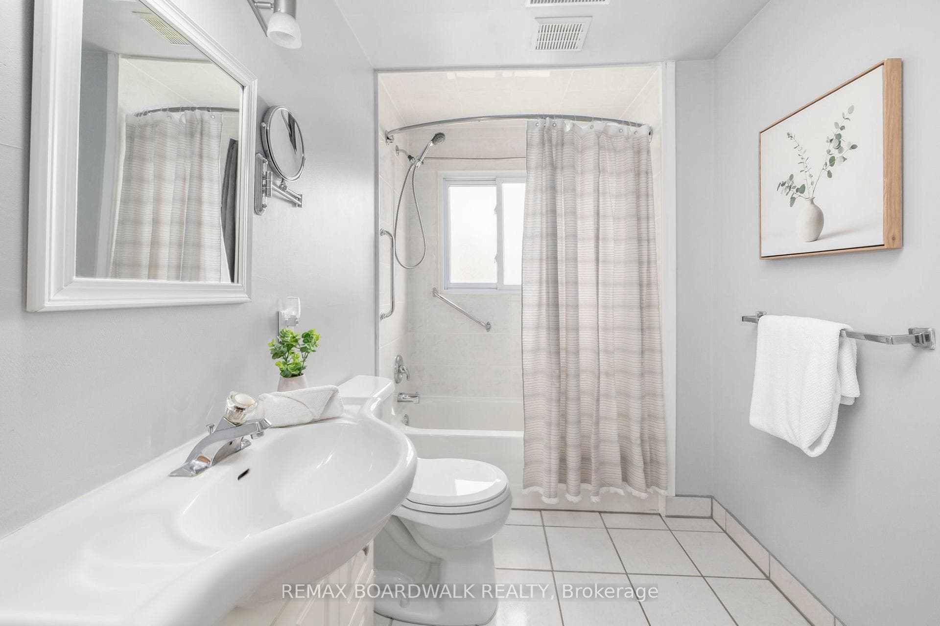 2nd floor bathroom