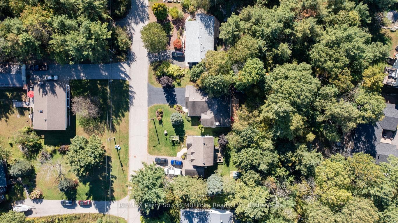 Mature trees, Desirable south end area
