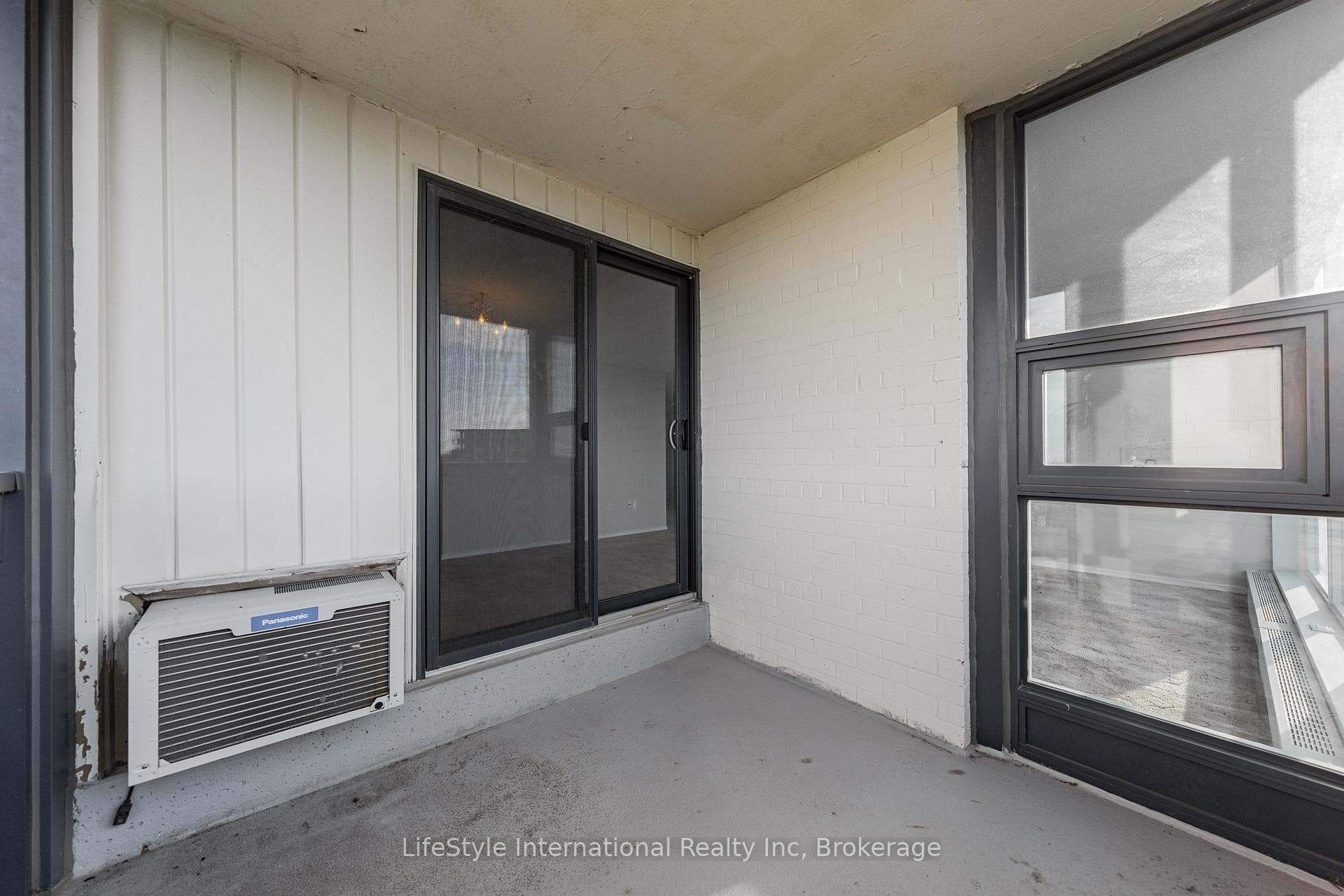 19 Woodlawn Road Unit 512 photo 38