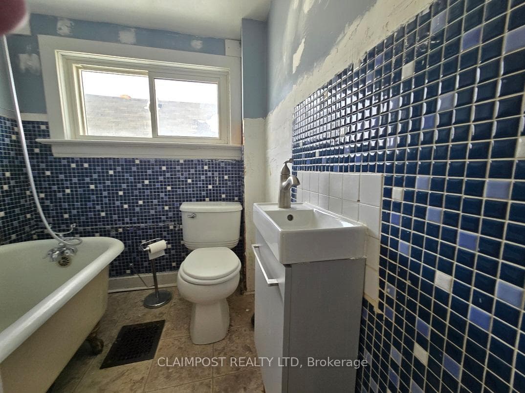 95 Maple Street photo 14
