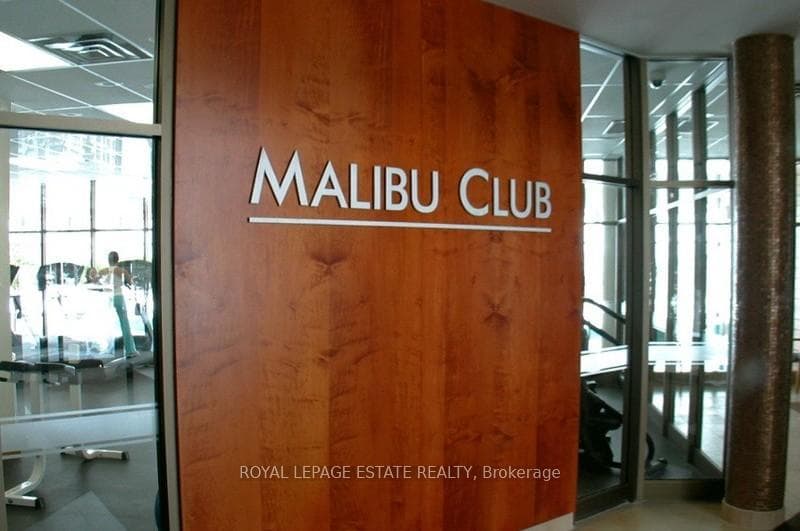 Malibu Club Entrance