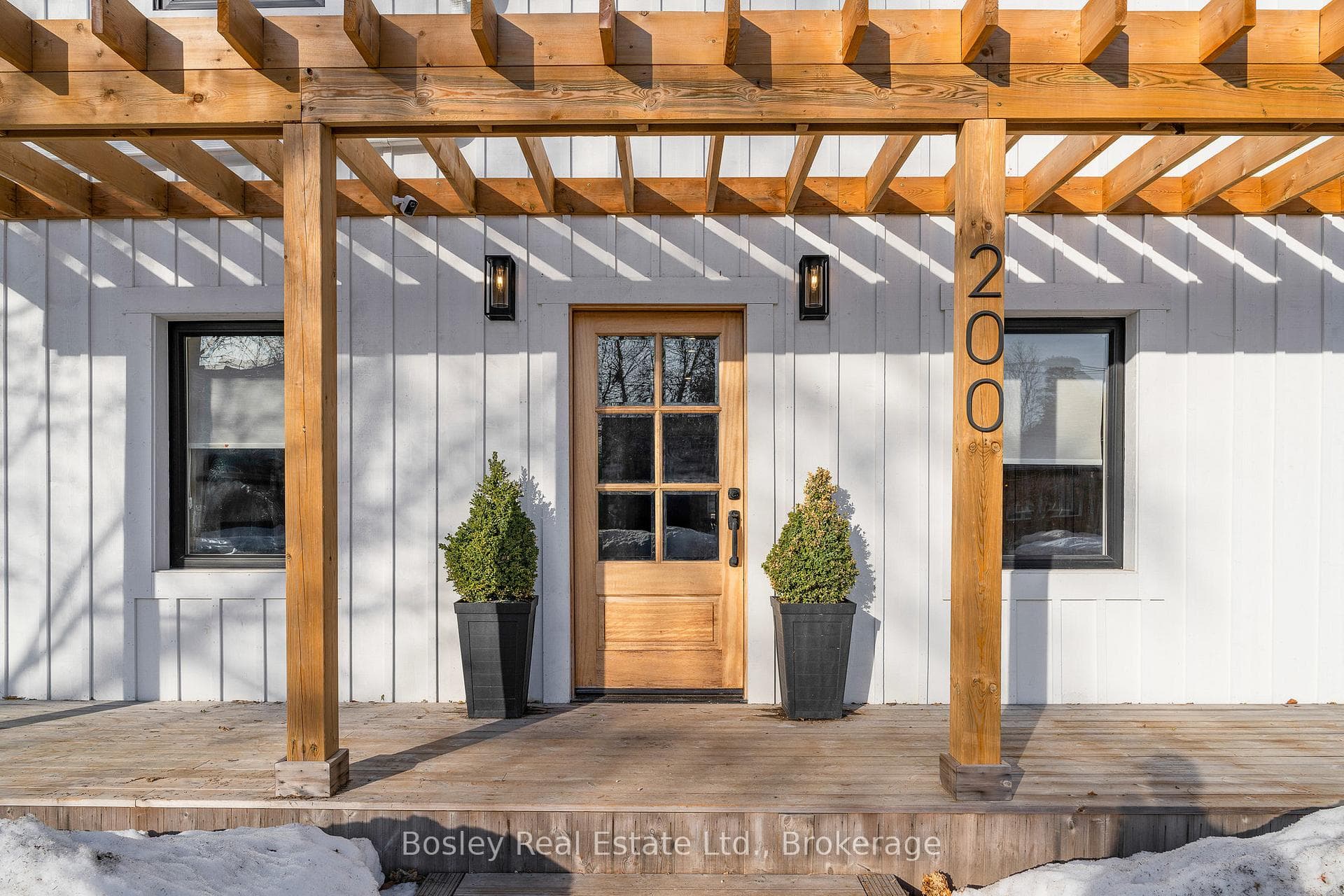 200 Birch Street photo 8