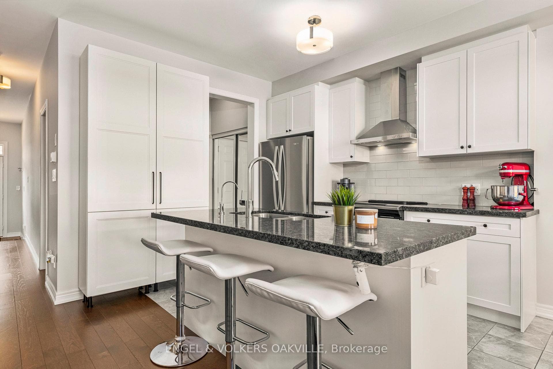 44 Clifford Crescent photo 10