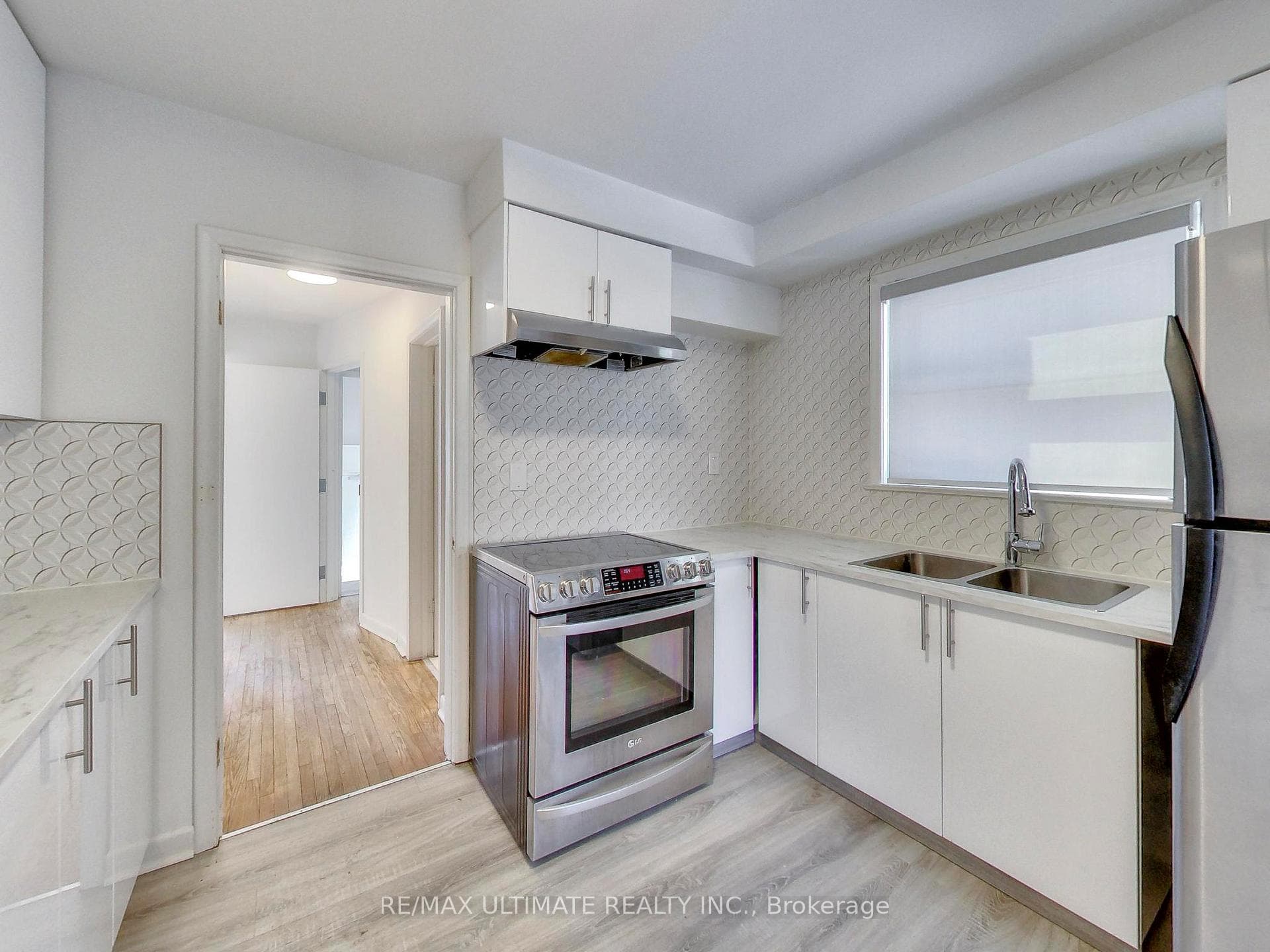 120 Edinborough Court photo 8