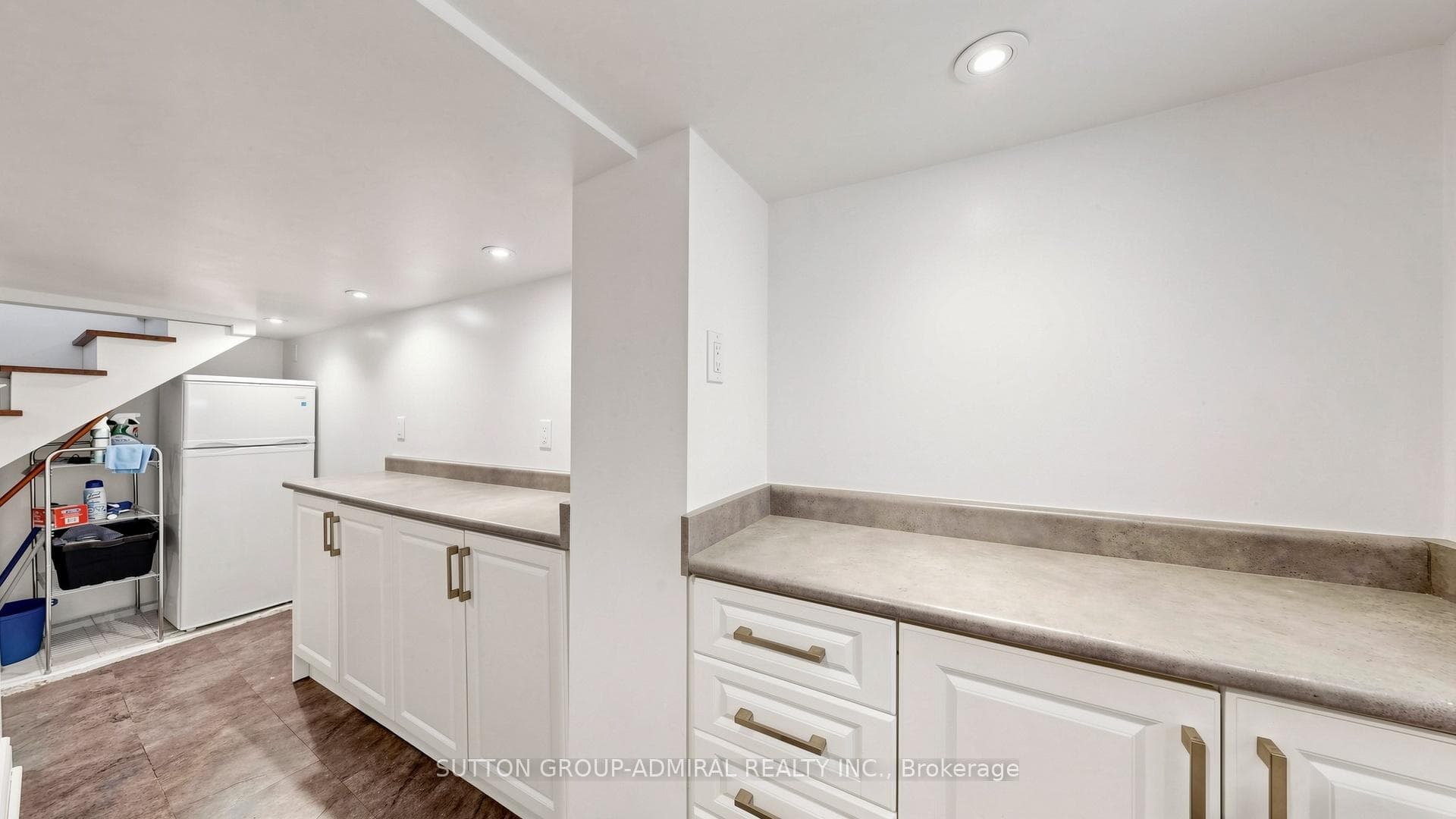 75 Rockcliffe Boulevard photo 24