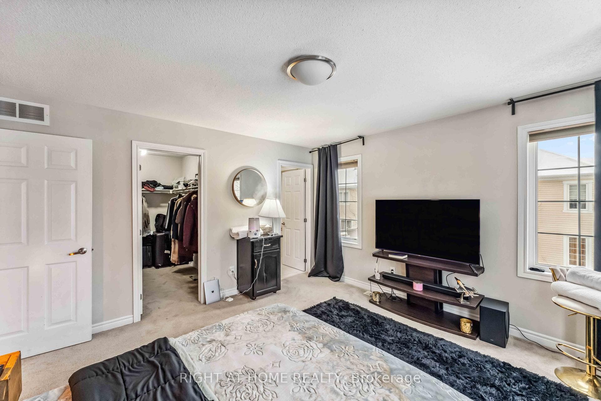 aster bedroom + Clauset + ensuite