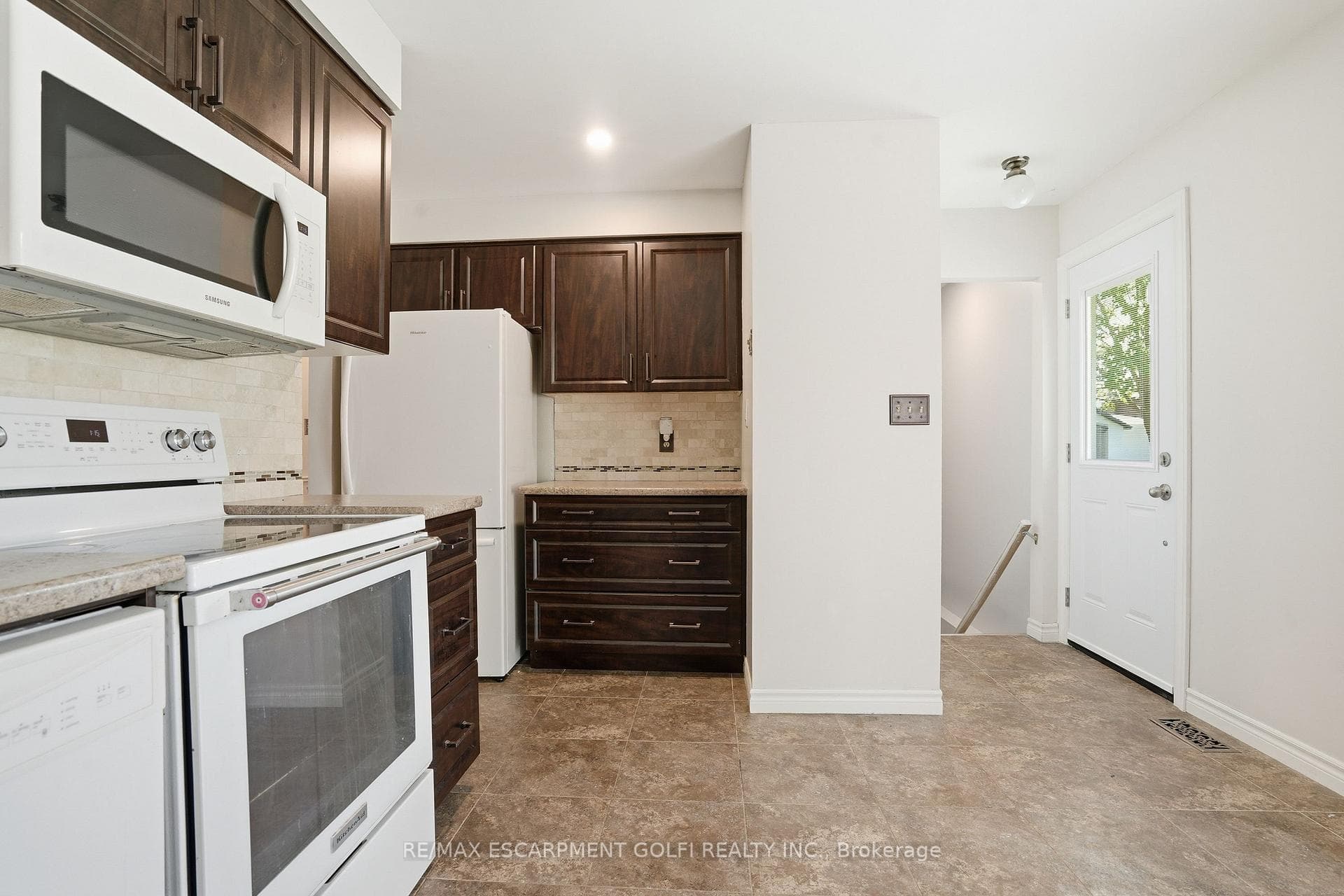 31 Willcher Drive photo 7