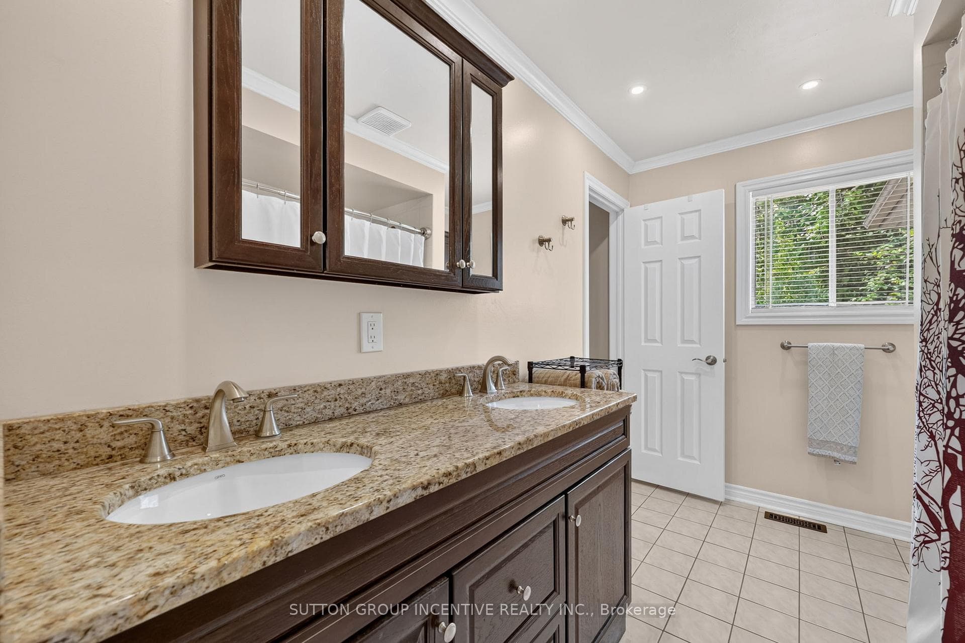 2248 Douglas Avenue photo 25