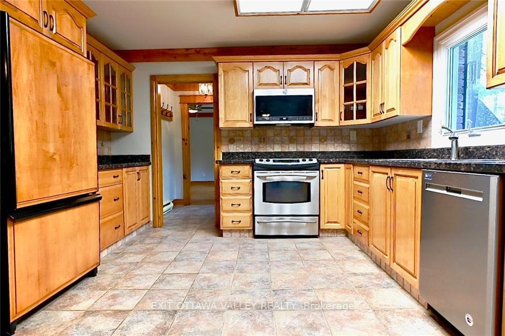 2062 RICHMOND Road photo 6