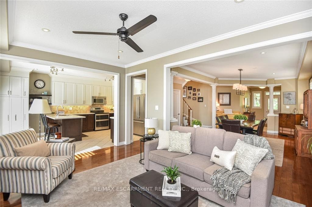 194 Cooke Crescent photo 17