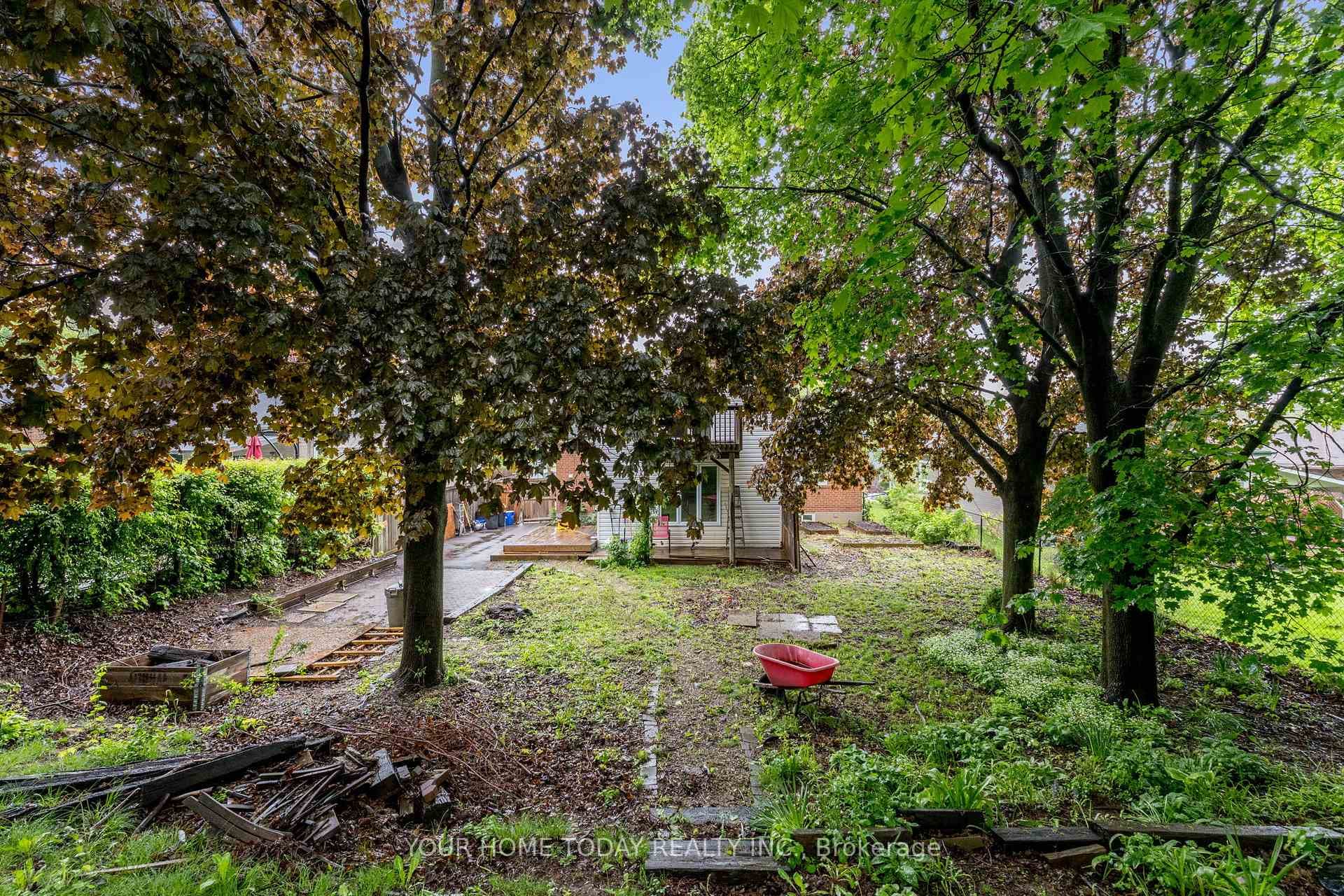 34 Hewson Crescent photo 43