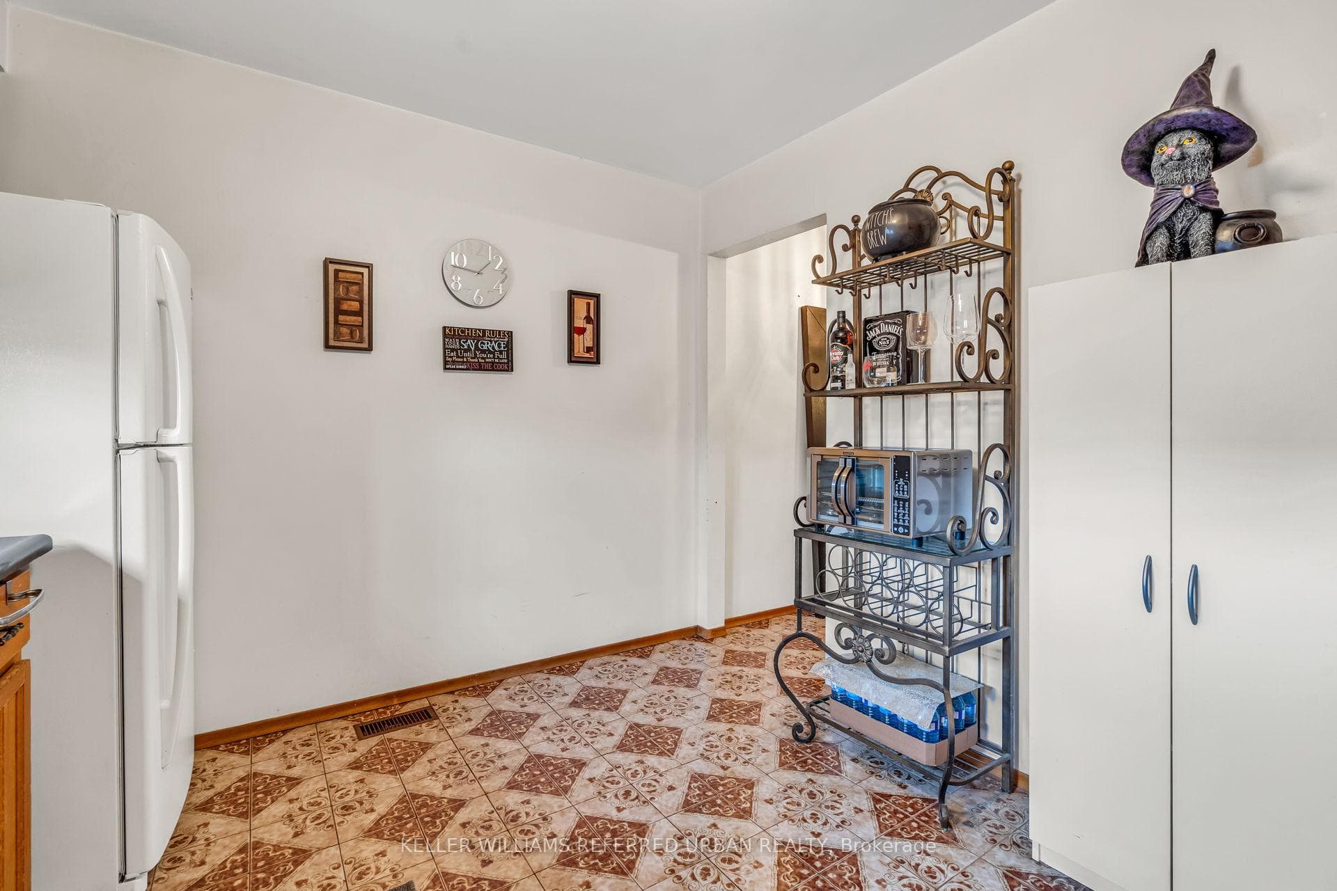 826 Ossington Avenue photo 19