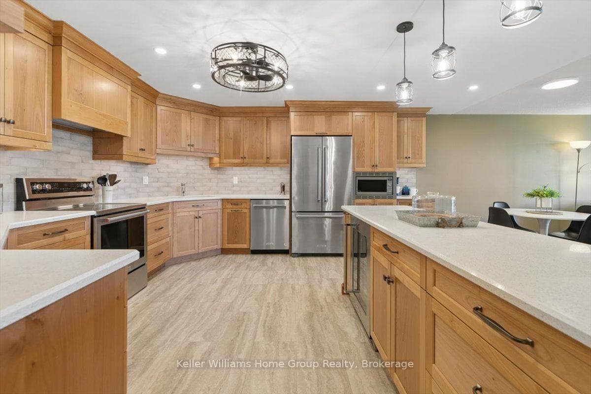 24 Marilyn Dr. Unit 902