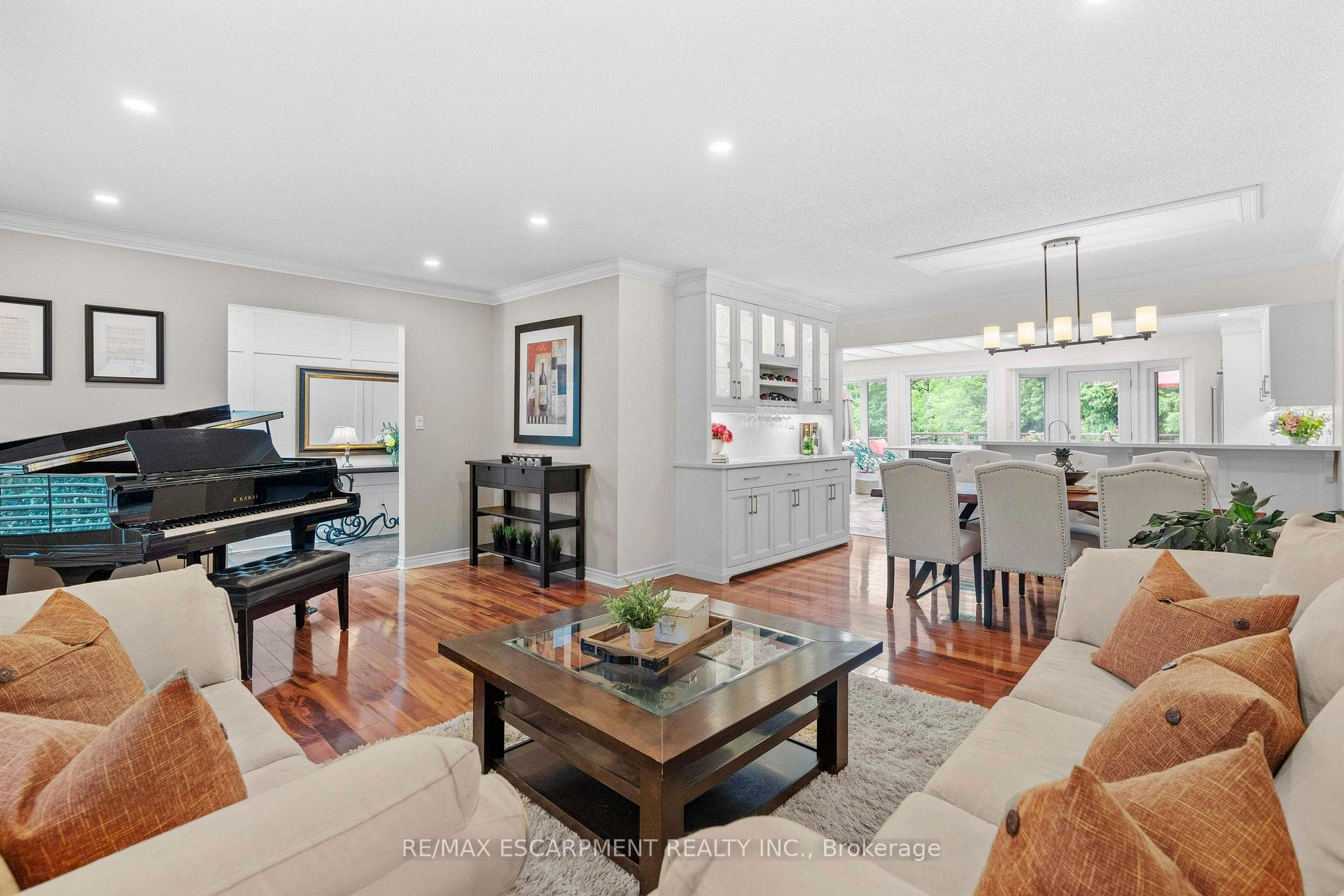 3 Mays Crescent photo 6