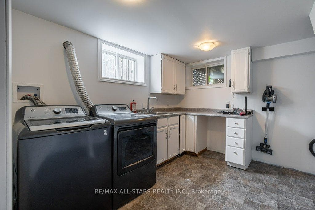 19 Kawartha Drive photo 24