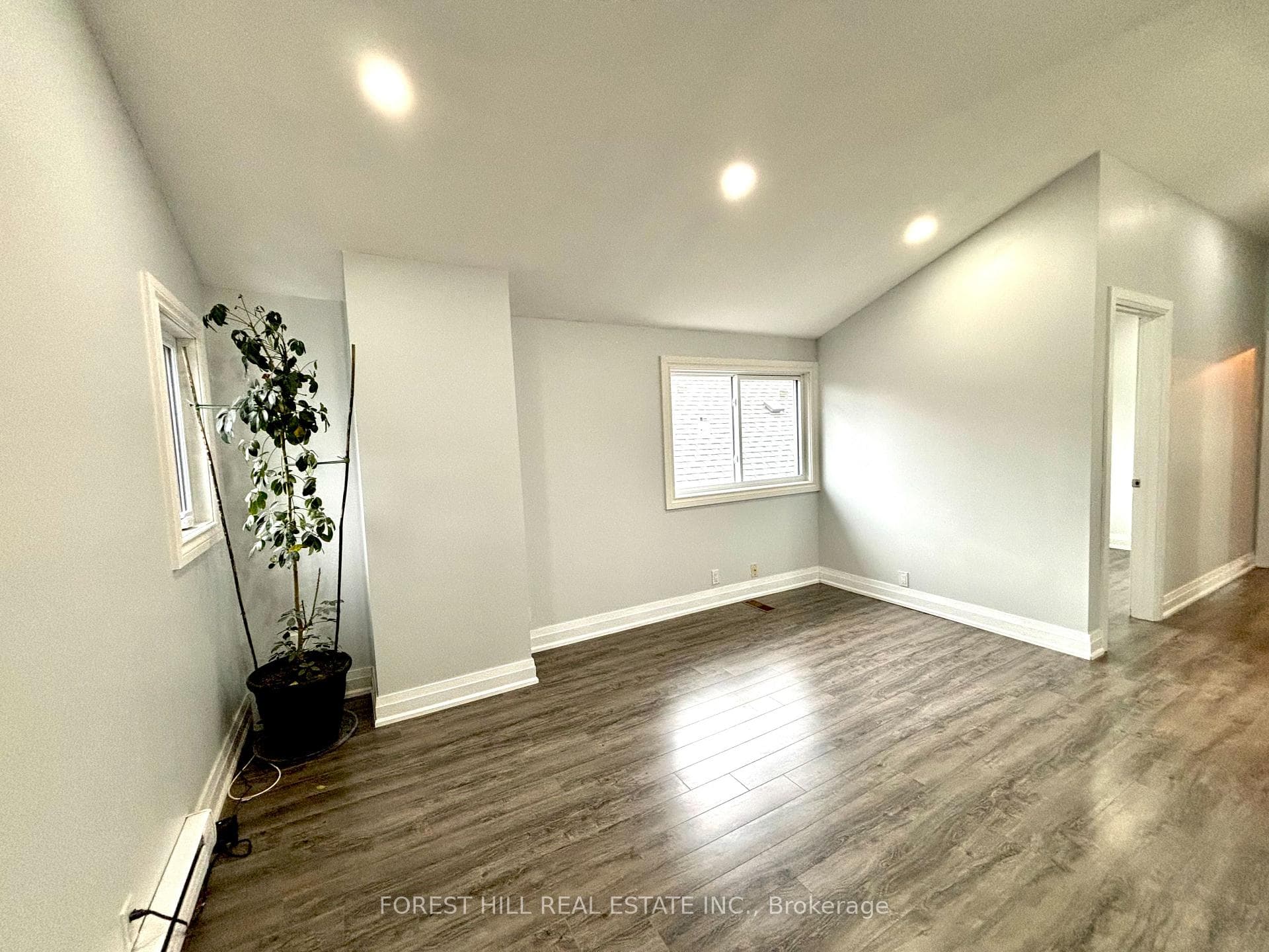 38 Wheatfield Road Unit Upper photo 5