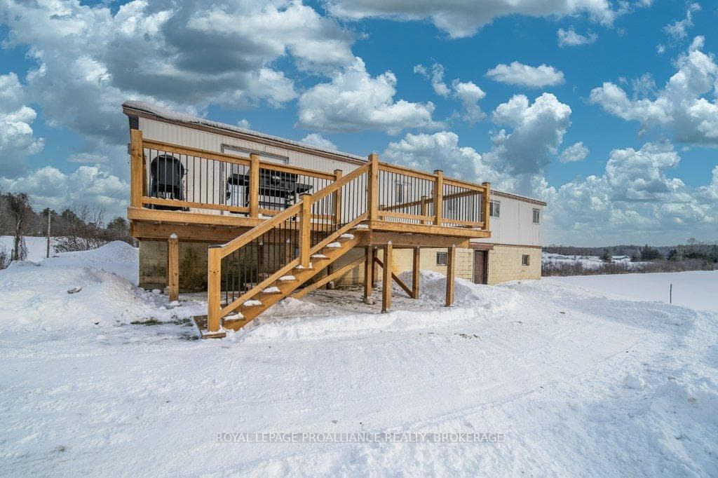 1901 Elphin-Maberly Road photo 28