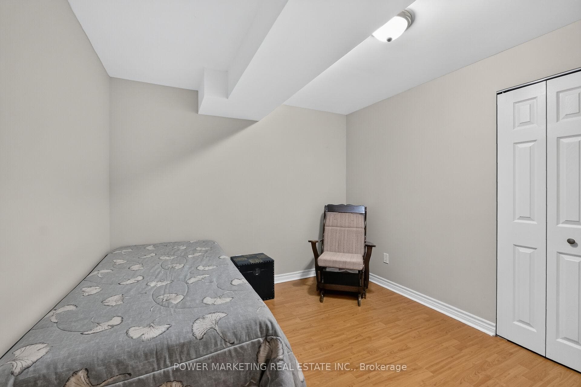 2165 BLUE WILLOW Crescent photo 42