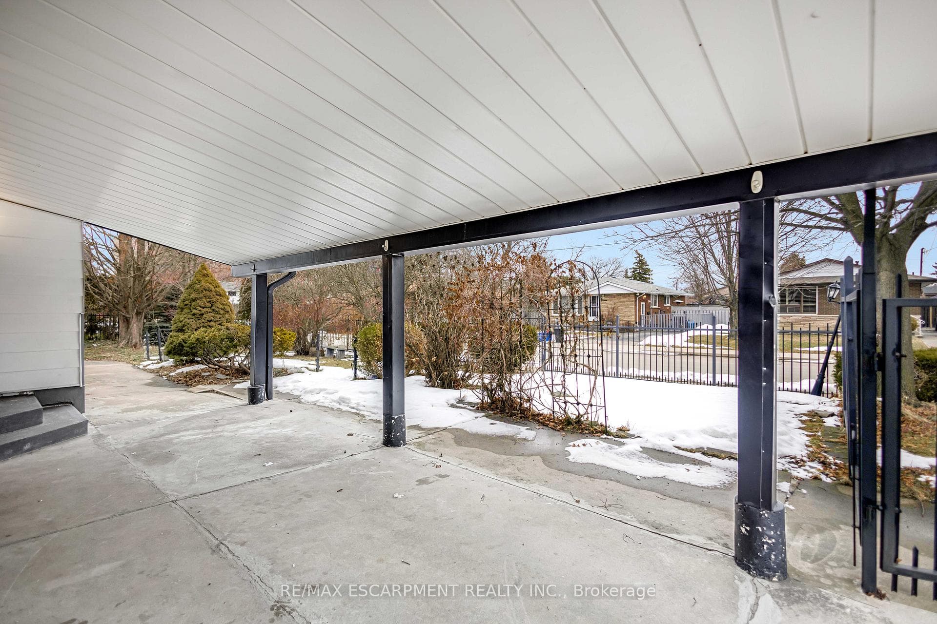 85 Ranchdale Drive photo 6