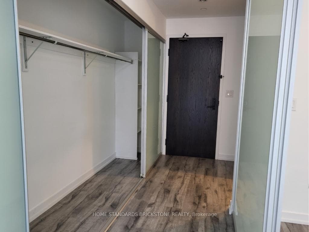 426 University Avenue Unit 3306 photo 4