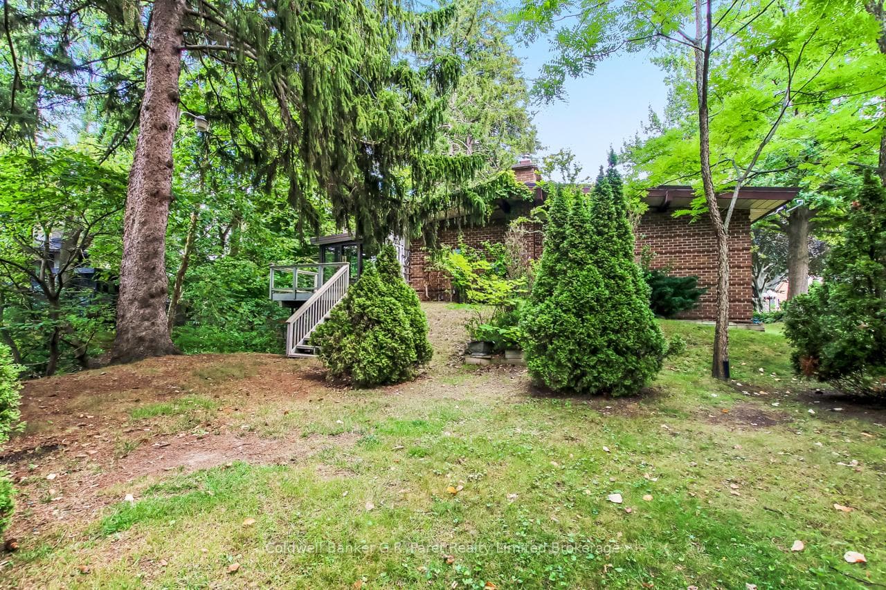 7 & 9 Lisgar Court photo 29