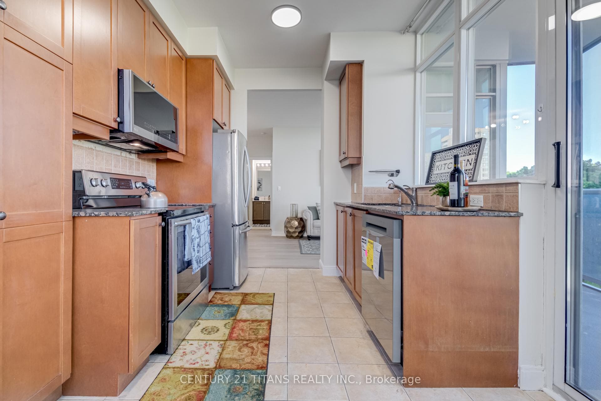 90 Absolute Avenue Unit 503 photo 19
