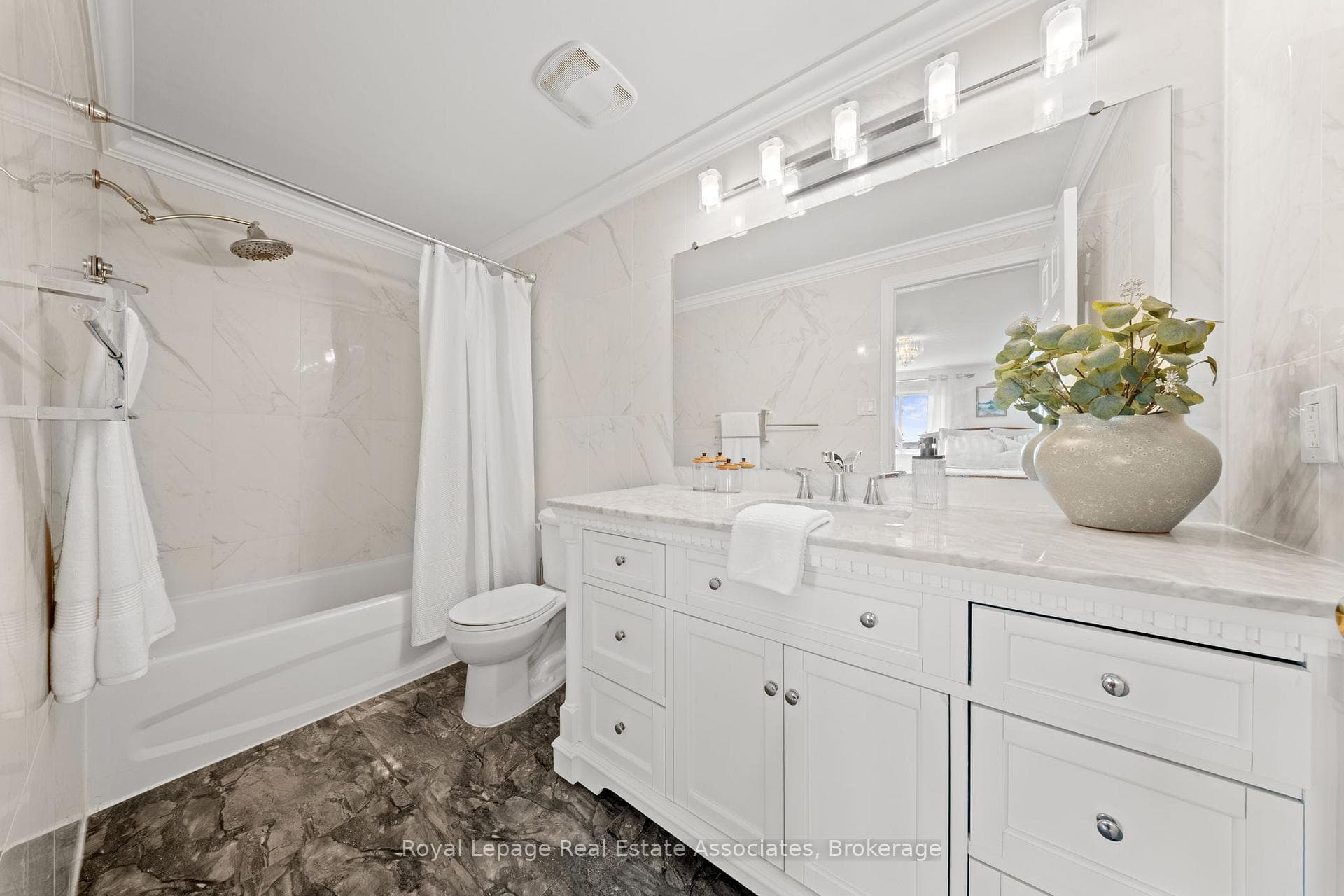 4605 Donegal Drive Unit 7 photo 20