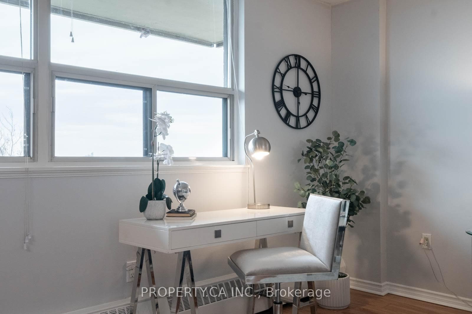 541 Blackthorn Avenue Unit 707 photo 15