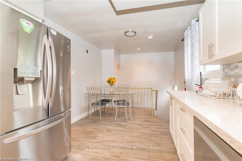574 UPPER SHERMAN Avenue photo 6