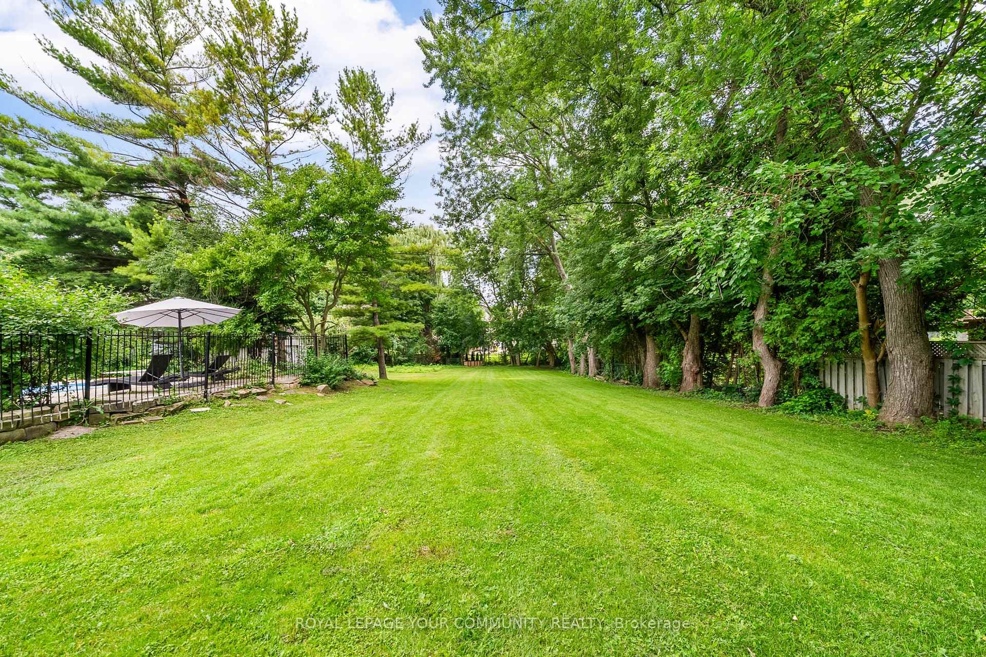 48 Arnold Avenue photo 38