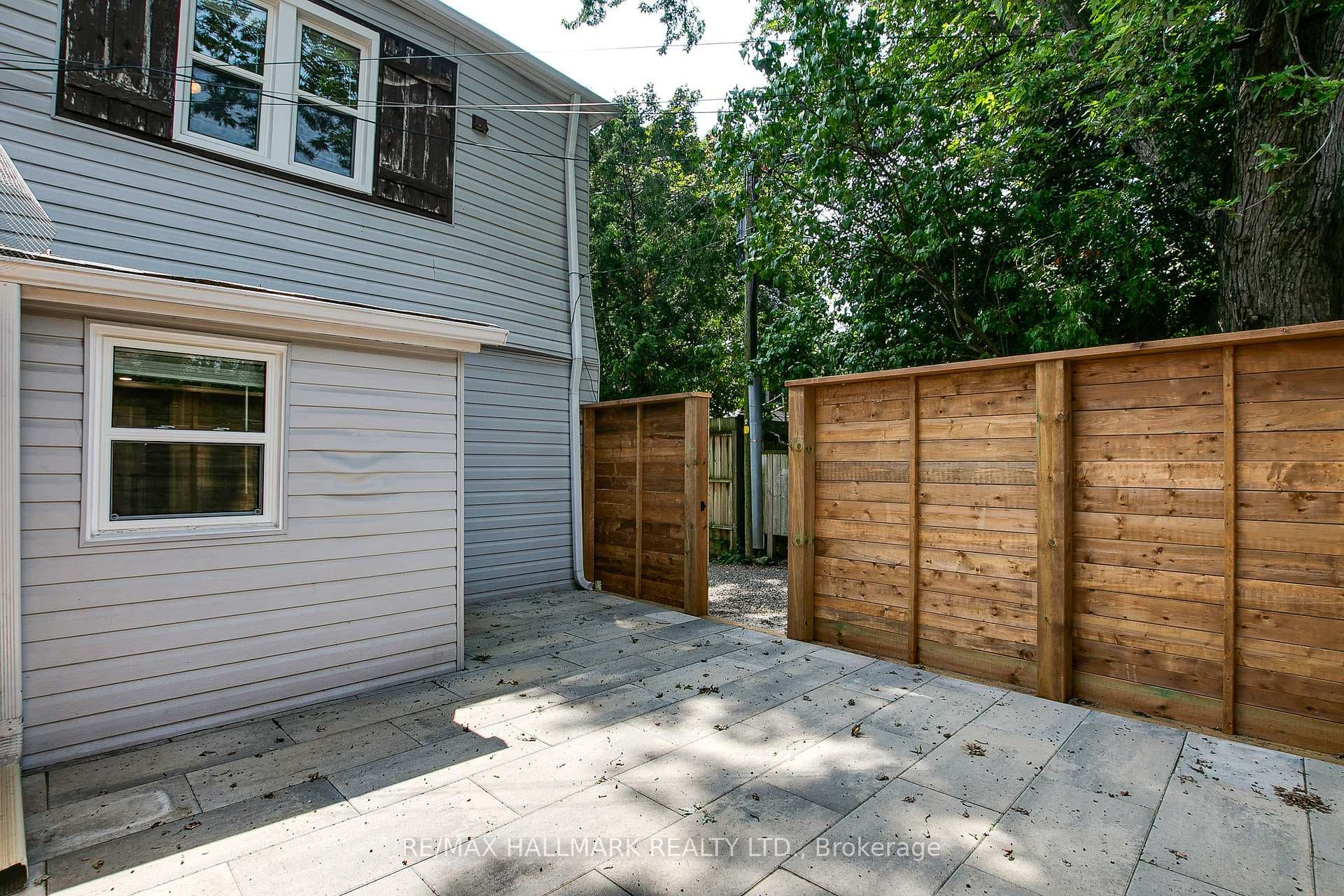 4 Richard Avenue photo 30