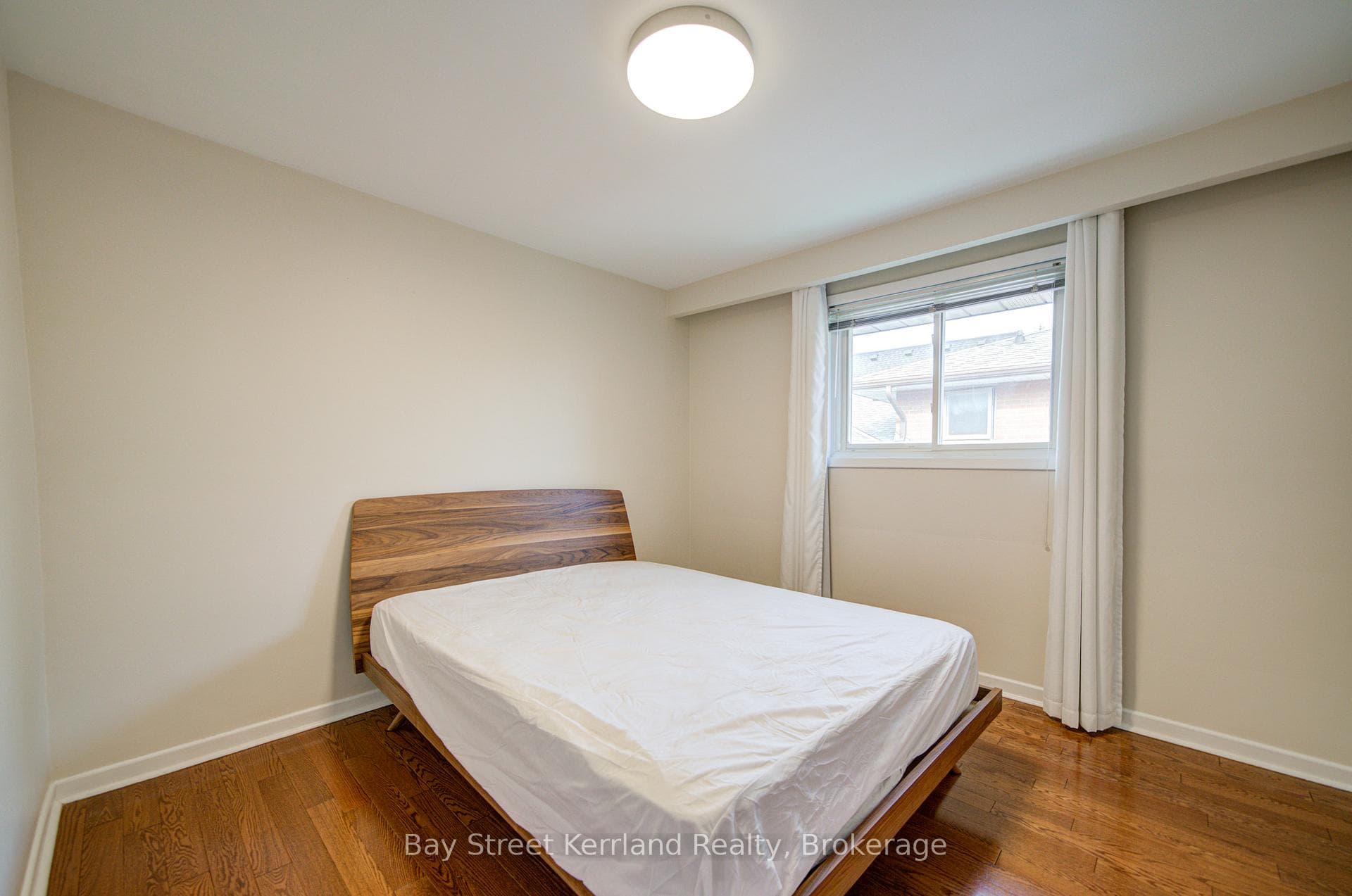 268 Mineola Road photo 18