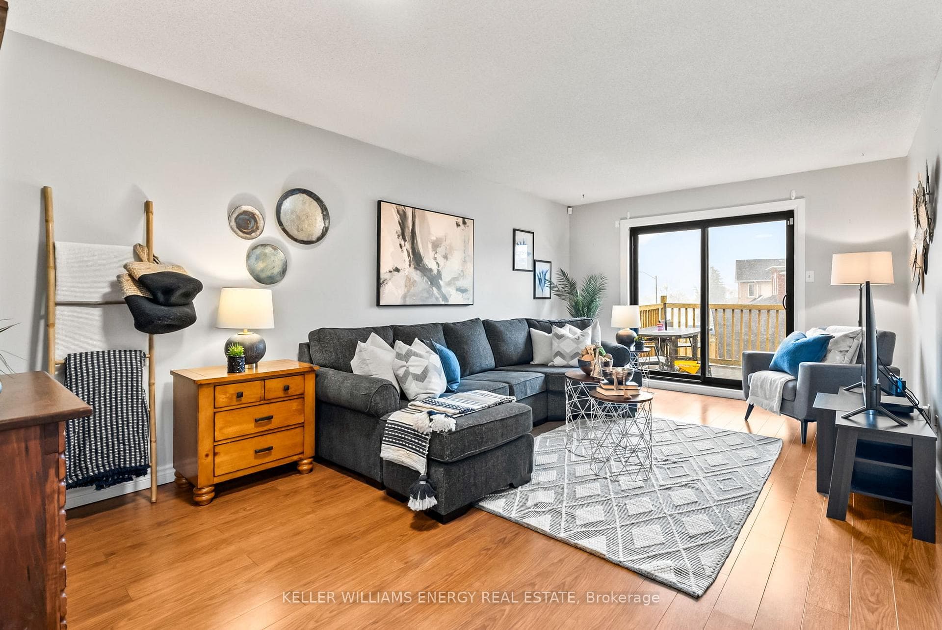 88 Farncomb Crescent photo 11