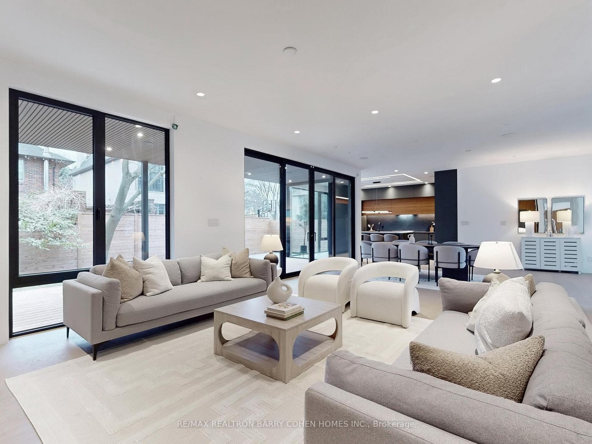 135 Imperial Street photo 8