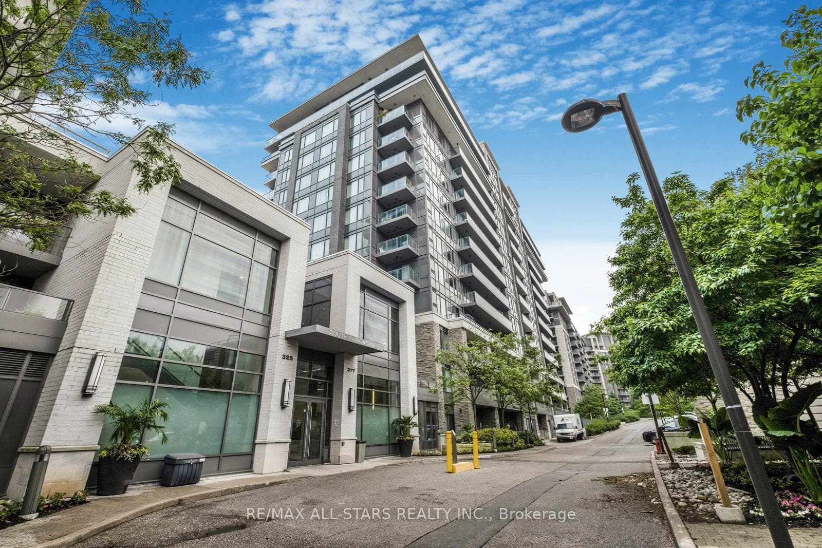 277 South Park Road Unit 315 photo 1