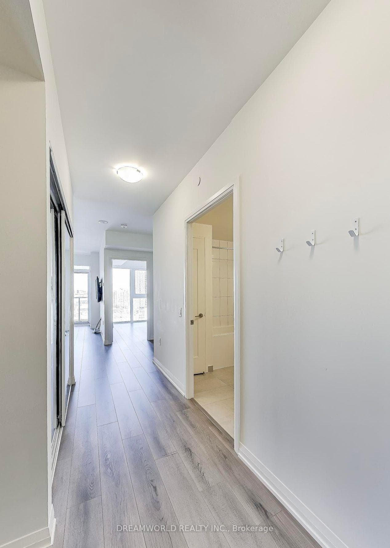 9000 Jane Street Unit 1409 photo 6
