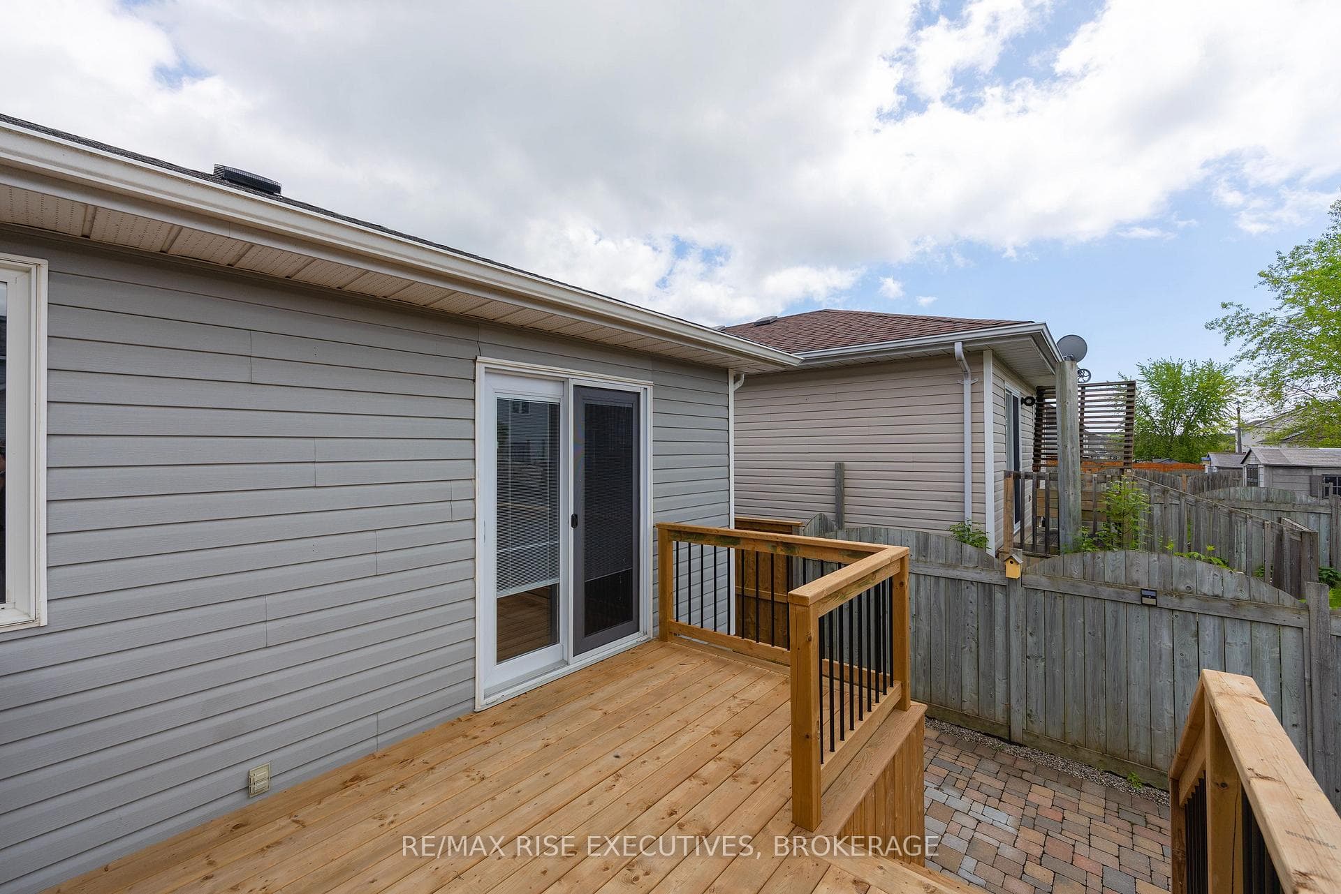 926 Bluffwood Avenue photo 34