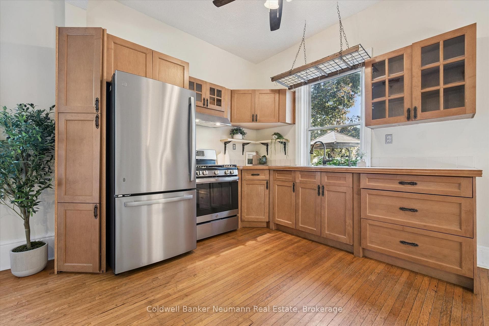 257 Metcalfe Street photo 10