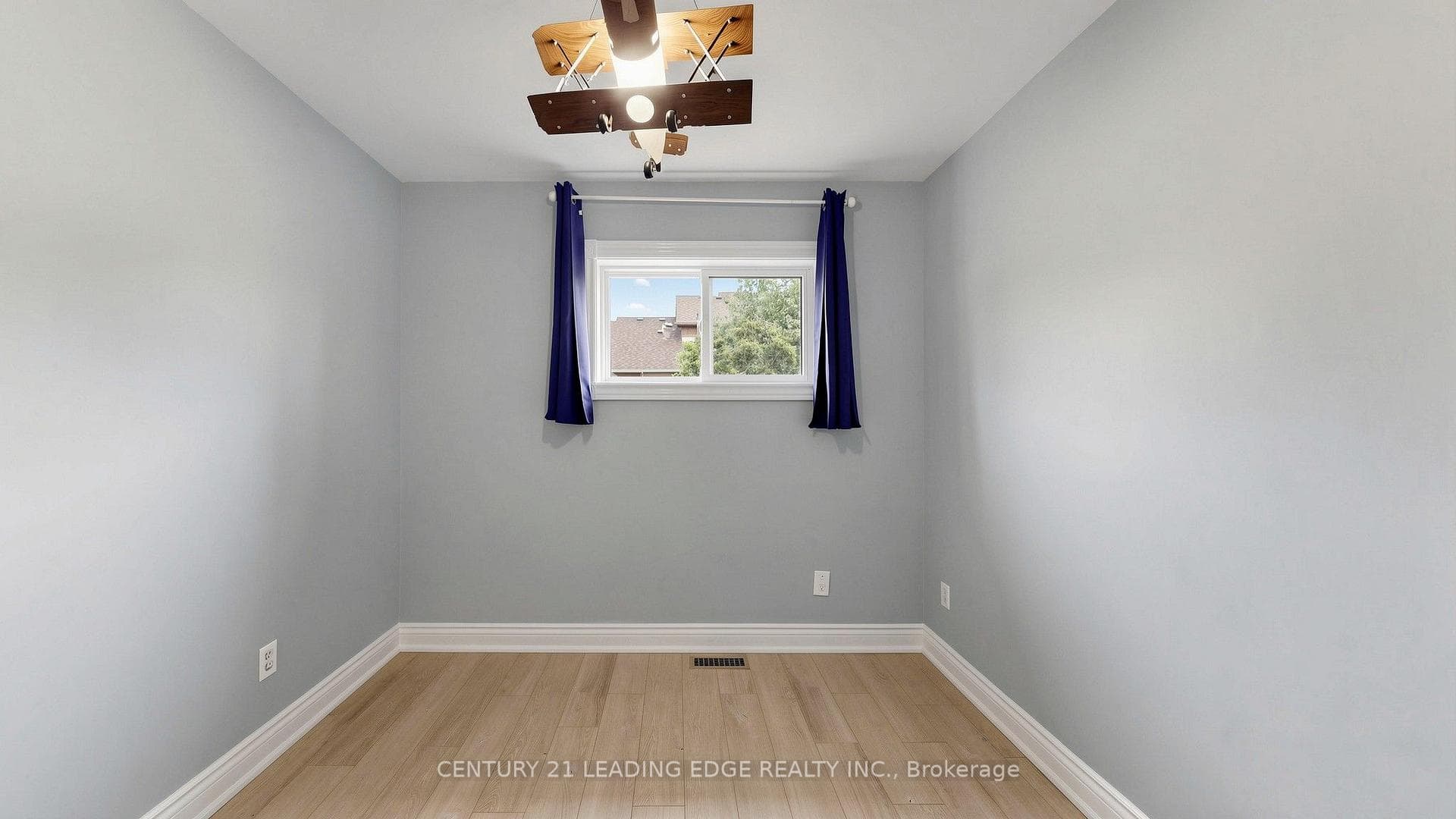 209 Kelso Crescent photo 29