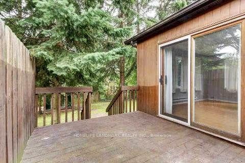 109 Poyntz Avenue photo 16
