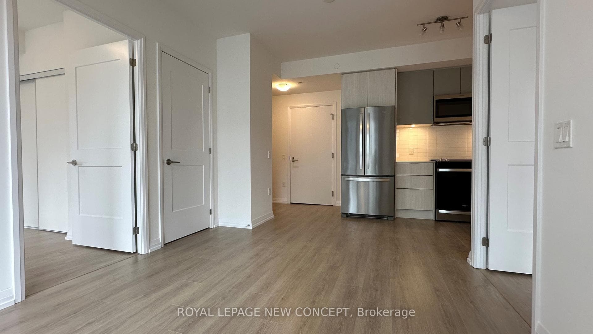 25 Holly Street Unit 901 photo 3