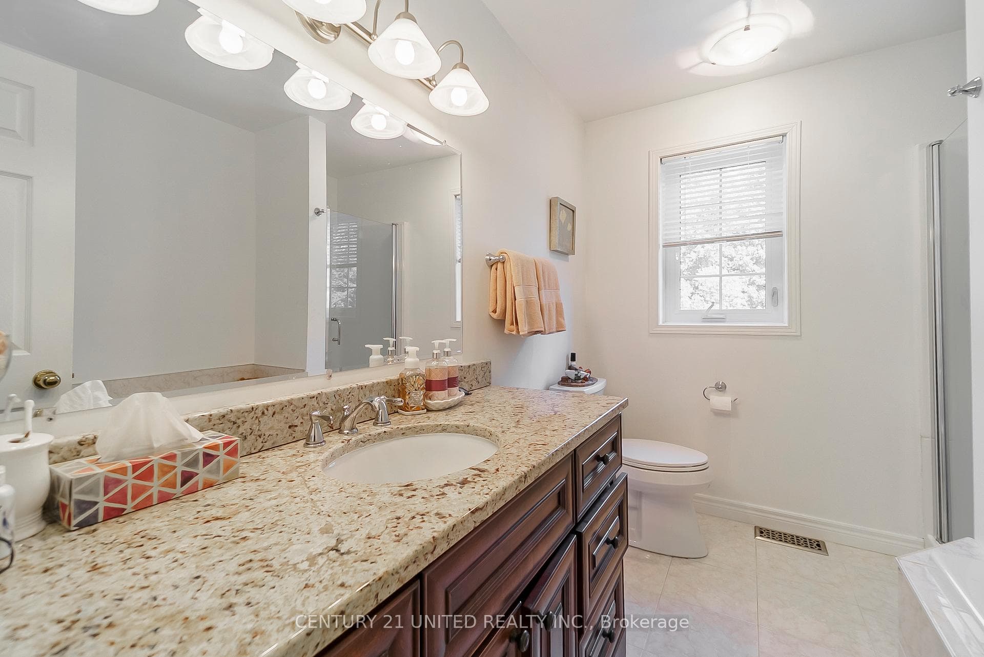 1656 Champlain Drive photo 24