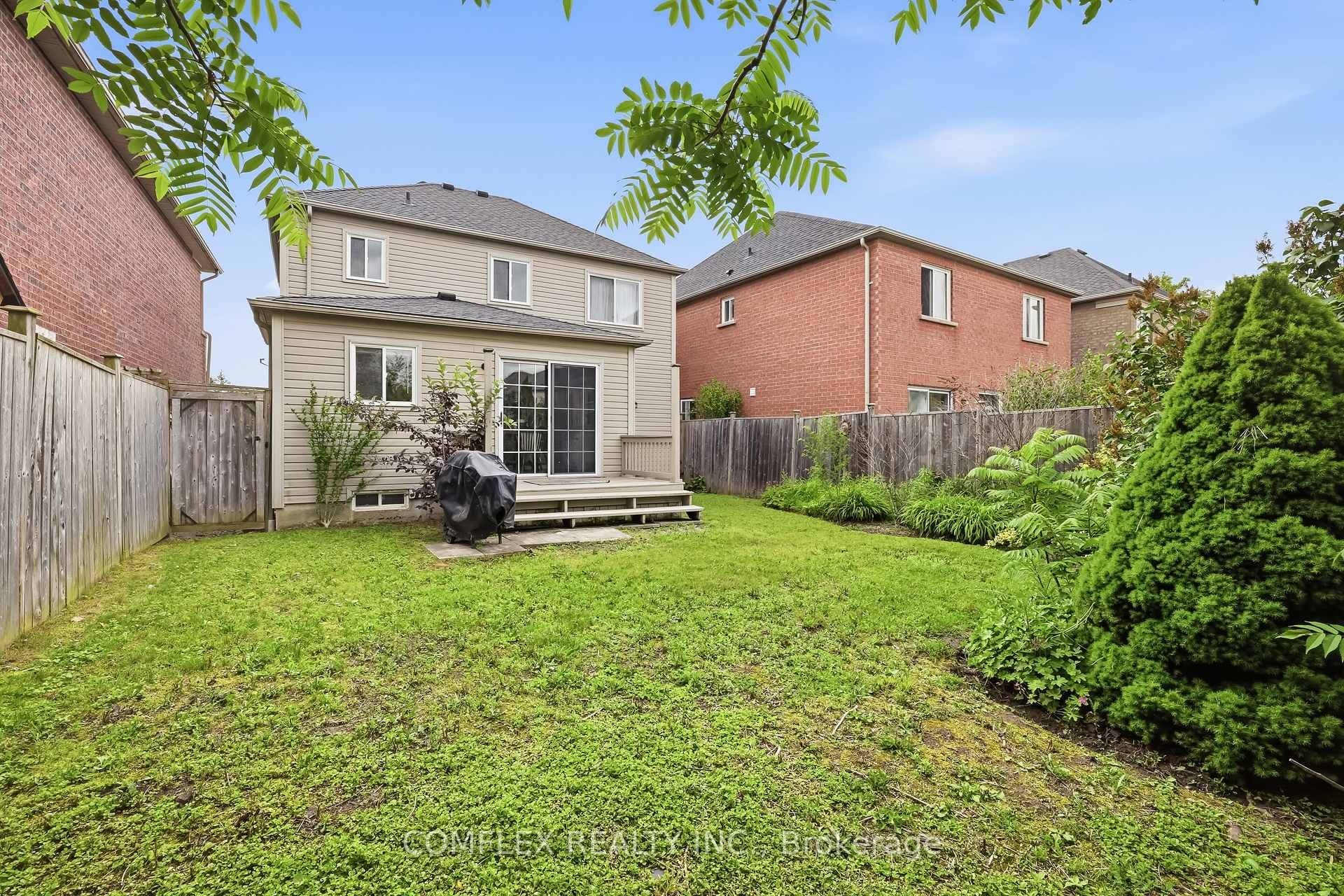 2 Armitage Crescent photo 35