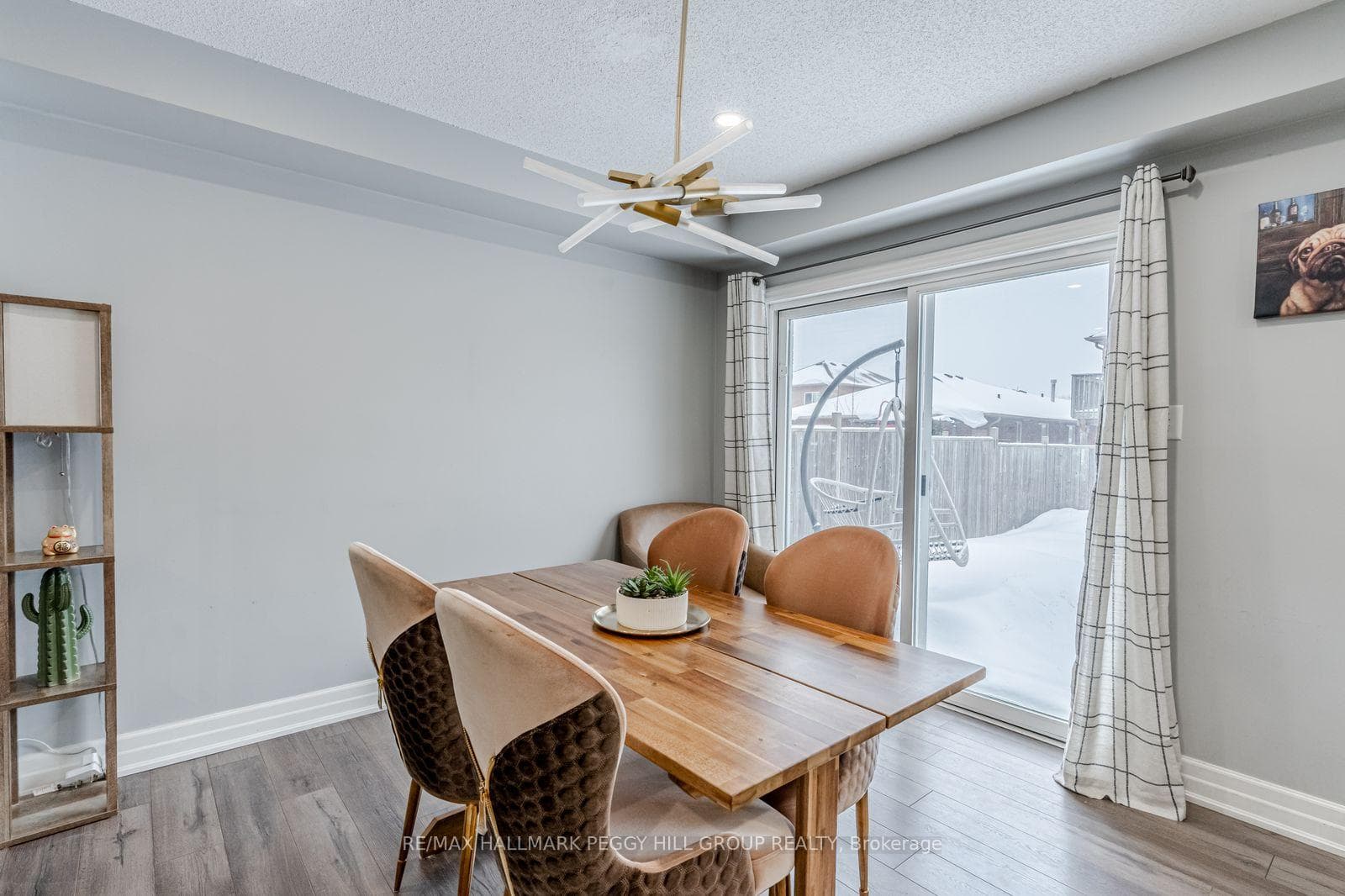 34 Coronation Parkway photo 4