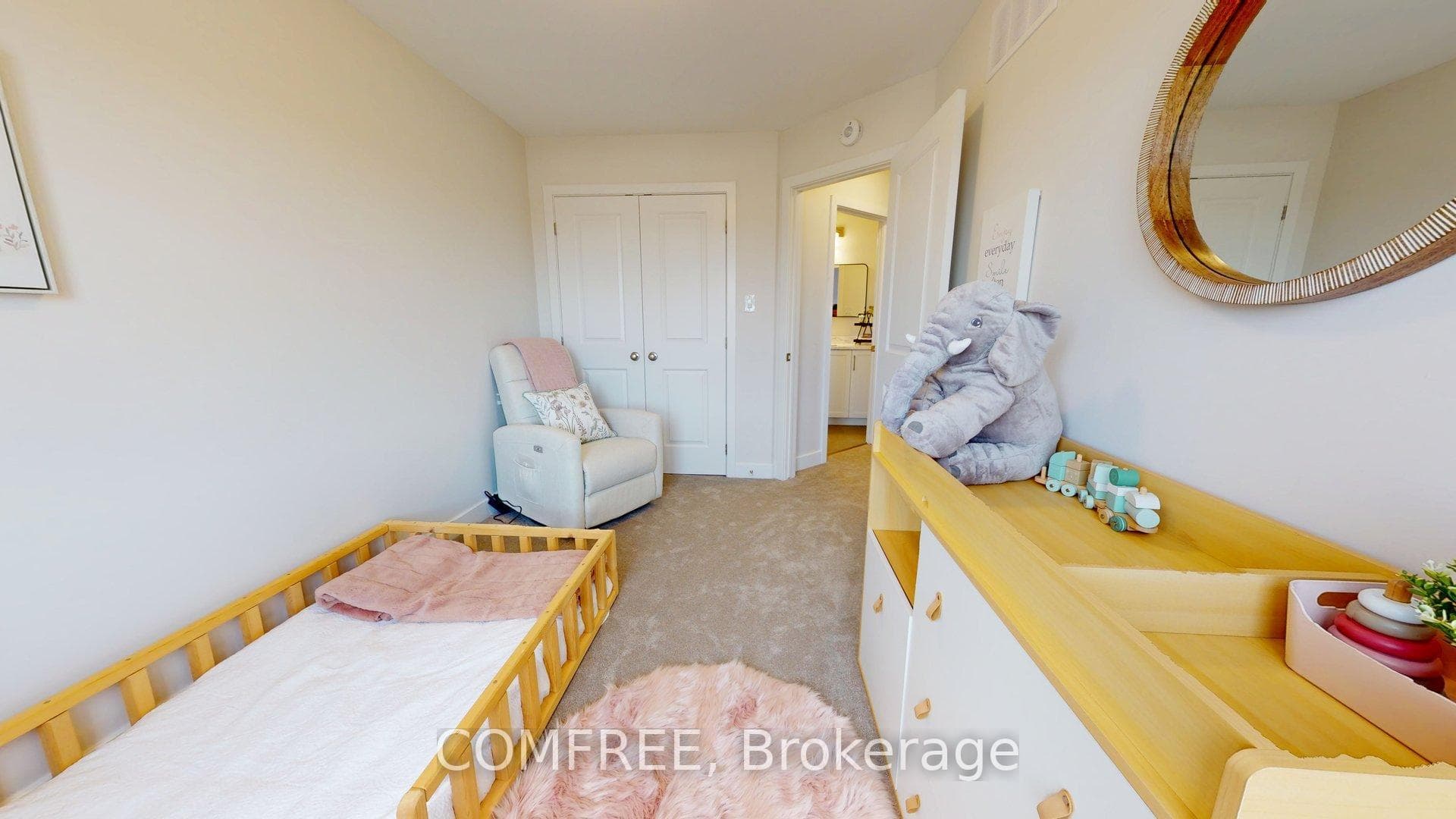 63 Whitcomb Crescent photo 13