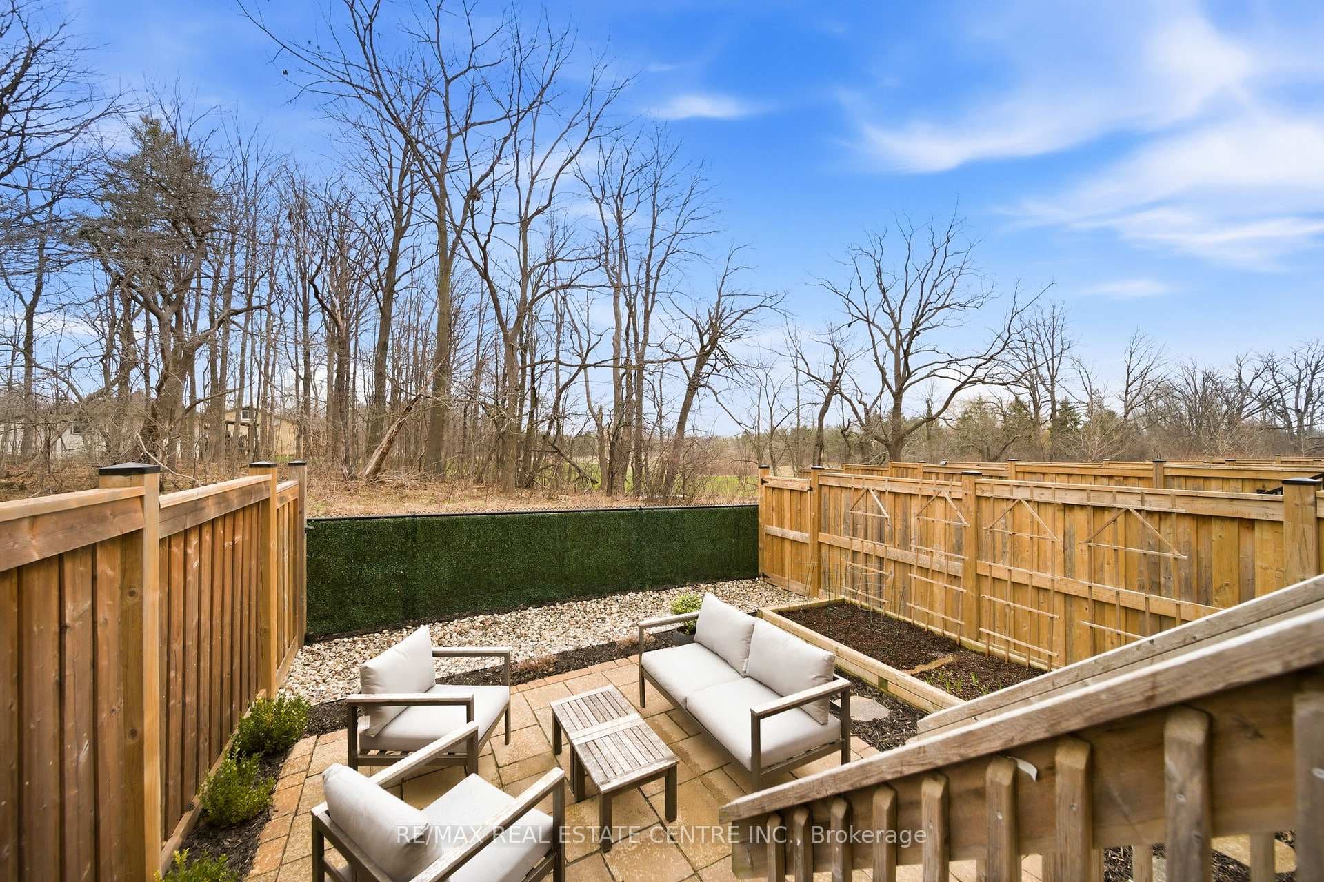 230 Avonsyde Boulevard Unit 31 photo 46