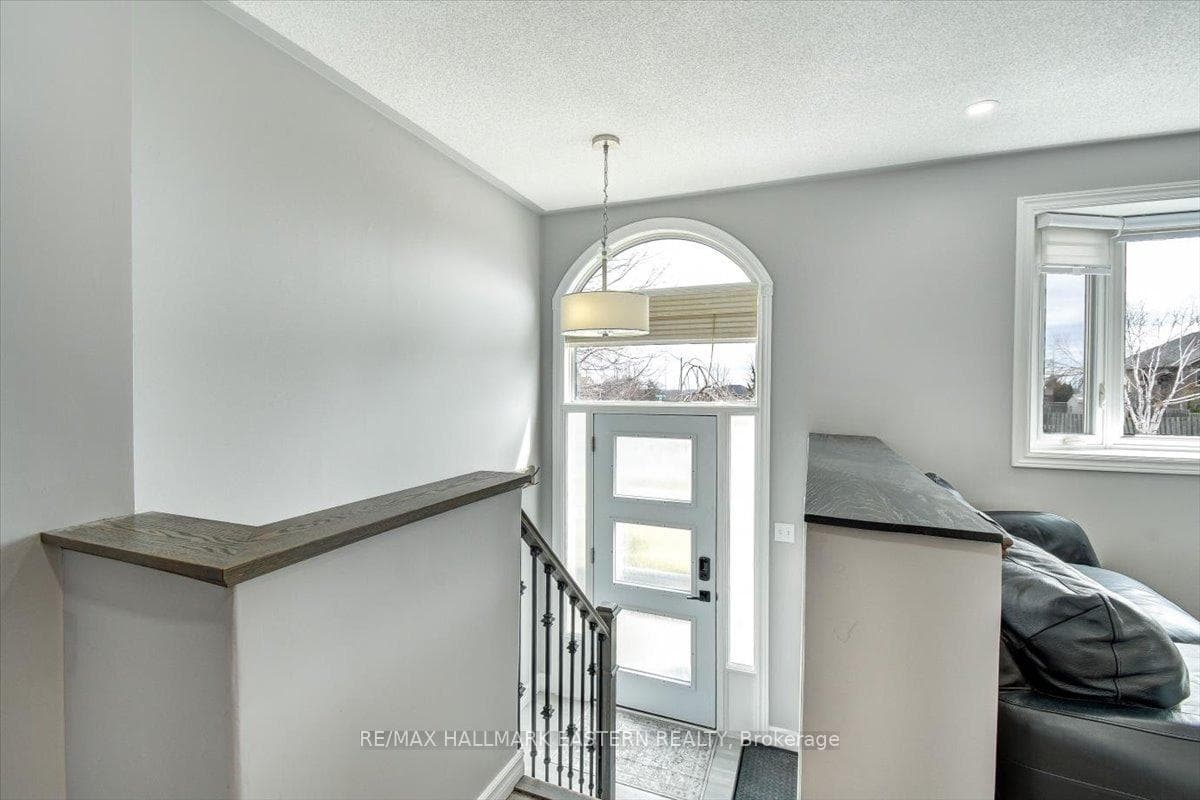 207 Milroy Drive photo 4
